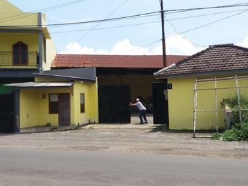 Gudang dijual murah di jalan raya sekarpuro pakis Malang
