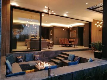 Casa en Venta en Esquina en Lomas de Angelópolis II Zona Azul