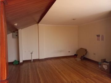 Casa en venta de 4 departamentos en totoracocha