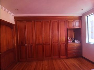 Casa en venta de 4 departamentos en totoracocha