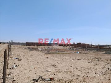 ¡Excelente oportunidad de inversión en Pimentel! 🚀
Ponemos a tu disposición un amplio terreno de 3440 m² ubicado estratégicamente en la Urbanización