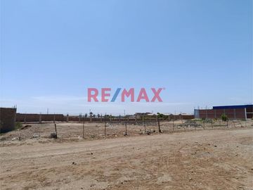 ¡Excelente oportunidad de inversión en Pimentel! 🚀
Ponemos a tu disposición un amplio terreno de 3440 m² ubicado estratégicamente en la Urbanización