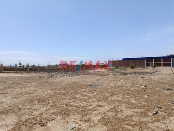 ¡Excelente oportunidad de inversión en Pimentel! 🚀
Ponemos a tu disposición un amplio terreno de 3440 m² ubicado estratégicamente en la Urbanización