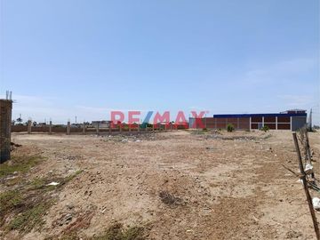 ¡Excelente oportunidad de inversión en Pimentel! 🚀
Ponemos a tu disposición un amplio terreno de 3440 m² ubicado estratégicamente en la Urbanización