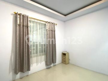 Rumah 3 Lantai Cilandak Rooftop Luas 5 Menit ke MRT Fatmawati