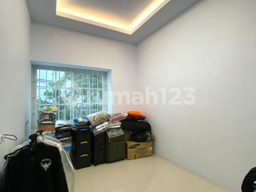 Rumah 3 Lantai Cilandak Rooftop Luas 5 Menit ke MRT Fatmawati