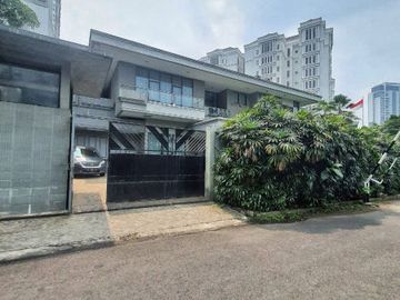 RUMAH at Jl PERMATA HIJAU, KEBAYORAN LAMA (LUAS dan MEGAH)
