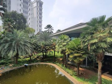 RUMAH at Jl PERMATA HIJAU, KEBAYORAN LAMA (LUAS dan MEGAH)