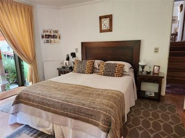 Casa en venta de 5 dorm. en Lo Barnechea