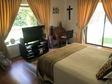 Casa en venta de 5 dorm. en Lo Barnechea