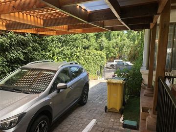 Casa en venta de 5 dorm. en Lo Barnechea