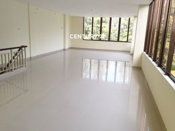 Ruko Hook Premium 3 ½  Lantai Di Almandine Kota Deltamas