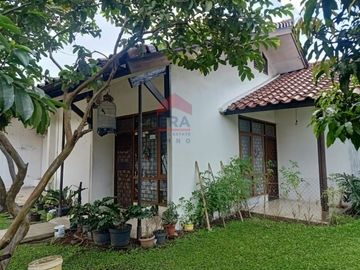 Rumah asri di cluster Kopo permai 2 Blok CD