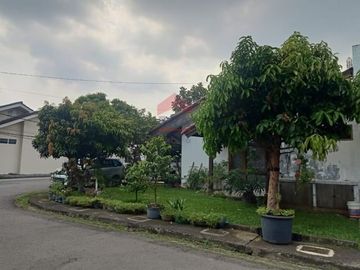Rumah asri di cluster Kopo permai 2 Blok CD