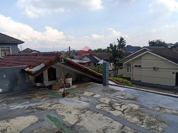 Rumah asri di cluster Kopo permai 2 Blok CD