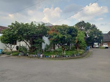 Rumah asri di cluster Kopo permai 2 Blok CD