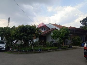 Rumah asri di cluster Kopo permai 2 Blok CD