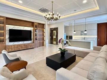 Rumah Mewah Baru Full Furnished Muat 15 Mobil Dikemang Dalam