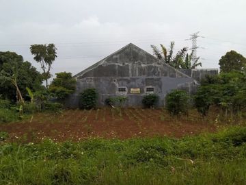 Rumah cantik semi villa sejuk asri di pinggir jalan raya Cipageran Cimahi