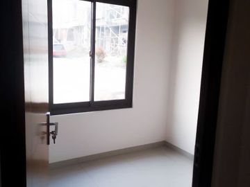 Rumah 2 Lantai Murah di Sariwangi
