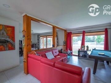 Exclusiva parcela con 2 casas con piscina y seguridad 24/7