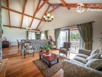 Exclusiva parcela con 2 casas con piscina y seguridad 24/7