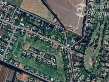 Exclusiva parcela con 2 casas con piscina y seguridad 24/7