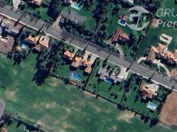 Exclusiva parcela con 2 casas con piscina y seguridad 24/7