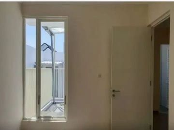 DIJUAL MURAH RUMAH 2 LANTAI KAMAR 4 AKORDION 10 MENIT KE AREA SOEKARNO HATTA KOTA MALANG