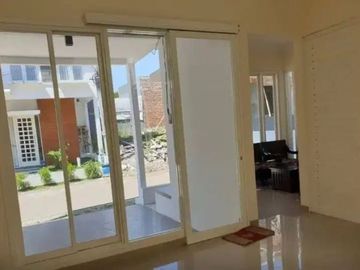 DIJUAL MURAH RUMAH 2 LANTAI KAMAR 4 AKORDION 10 MENIT KE AREA SOEKARNO HATTA KOTA MALANG