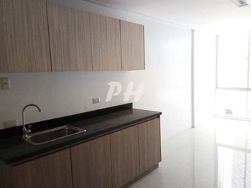 Modern Townhouse For Sale in Cubao near Edsa PH1112