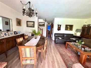 Casa en venta de 4 dorm. en Las Condes