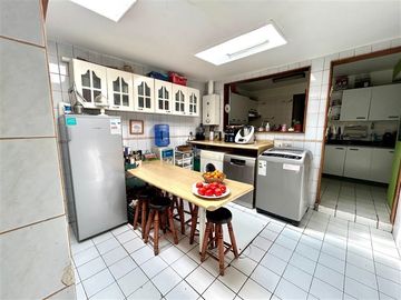 Casa en venta de 4 dorm. en Las Condes