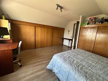 Casa en venta de 4 dorm. en Las Condes