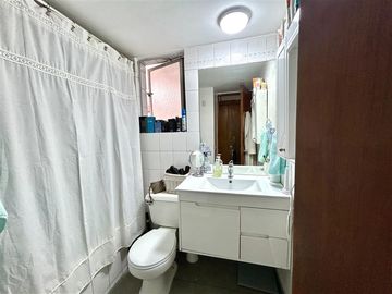 Casa en venta de 4 dorm. en Las Condes