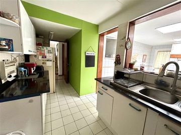 Casa en venta de 4 dorm. en Las Condes