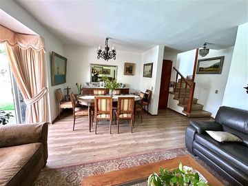 Casa en venta de 4 dorm. en Las Condes