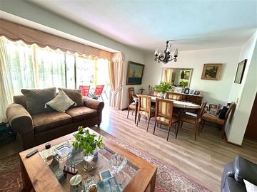 Casa en venta de 4 dorm. en Las Condes