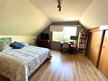 Casa en venta de 4 dorm. en Las Condes