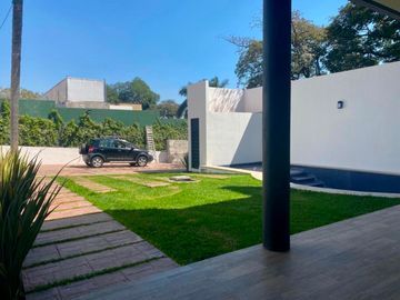 Estrene residencia moderna, en privada de 5 casas