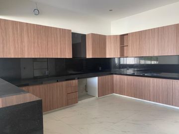 Estrene residencia moderna, en privada de 5 casas
