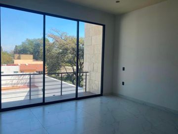 Estrene residencia moderna, en privada de 5 casas