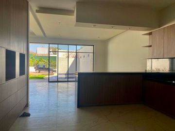 Estrene residencia moderna, en privada de 5 casas
