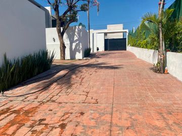Estrene residencia moderna, en privada de 5 casas