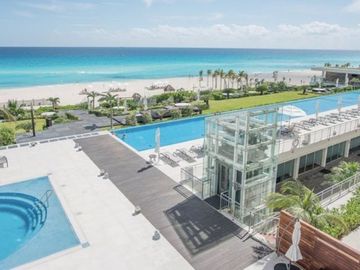 Departamento 4 recamaras frente al mar venta en Emerald Cancun
