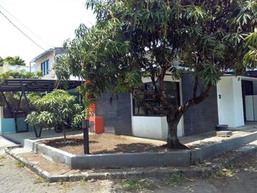 Rumah minimalis dan terawat di antapani dekat arcamanik