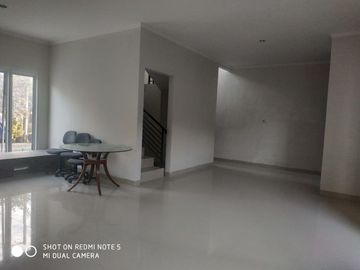 Rumah dalam Perumahan Maguwoharjo Dekat Pasar Stan tajem