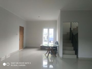 Rumah dalam Perumahan Maguwoharjo Dekat Pasar Stan tajem