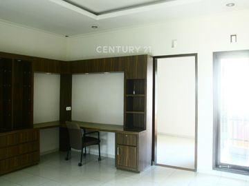 Rumah 2 Lantai Siap Huni Semi Furnish Cigadung Sayap Dago Bandung