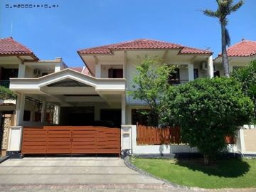 Rumah Villa Riviera Siap Huni, Strategis